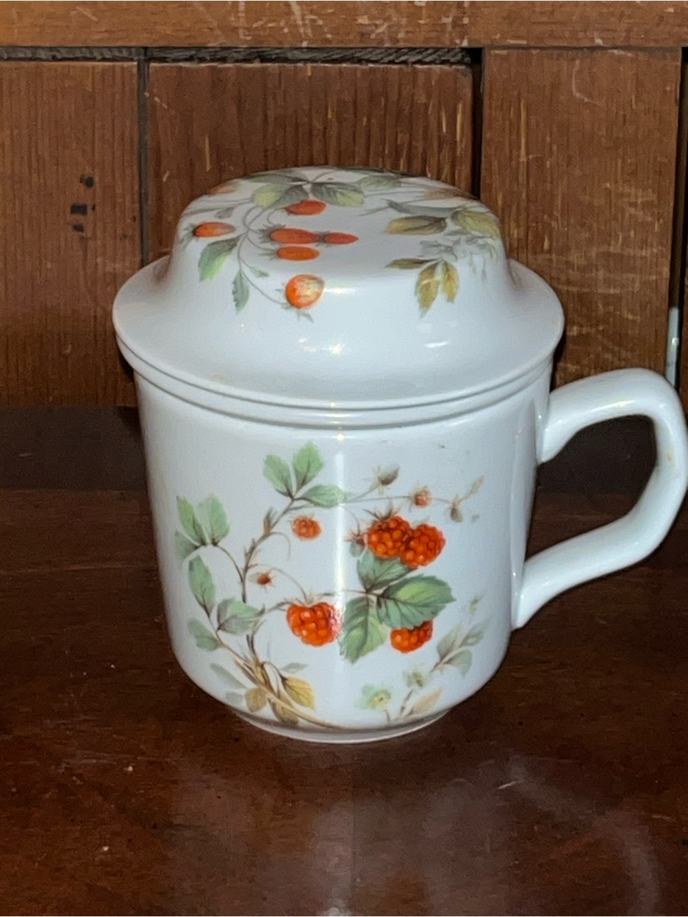 FiILLIVUYT France XS52 decor Fruits D’Etete Porcelain Tea Infused Cup